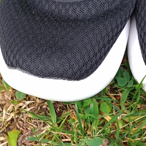 Nike Black and Neon Green Athletic Shoes - Picture 6 of 8